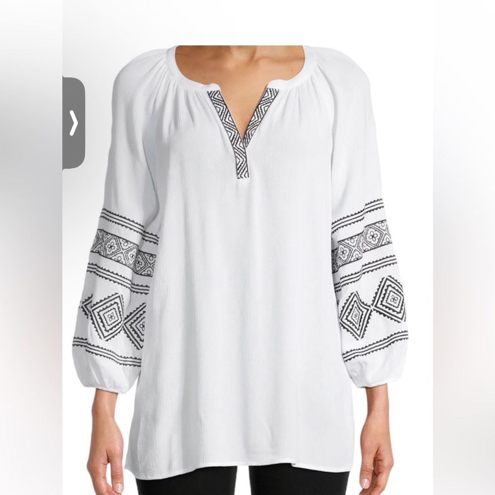 NWOT THE PIONEER WOMAN BLOUSE